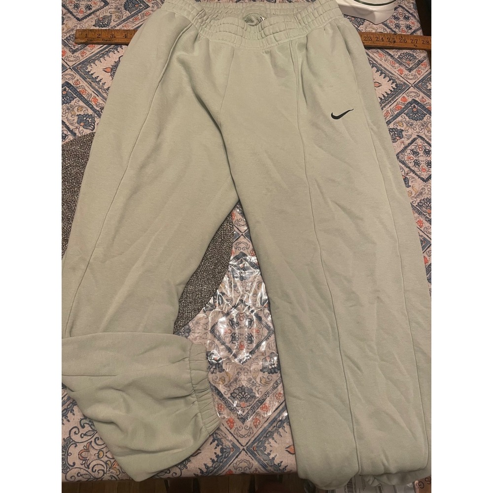 Nike Sportswear Essential Fleece Pintuck Joggers Sage Green Women Medium